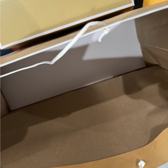 Michael Kors - Picture 3 of 10